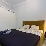 Charming 3-Bedroom City Center Flat