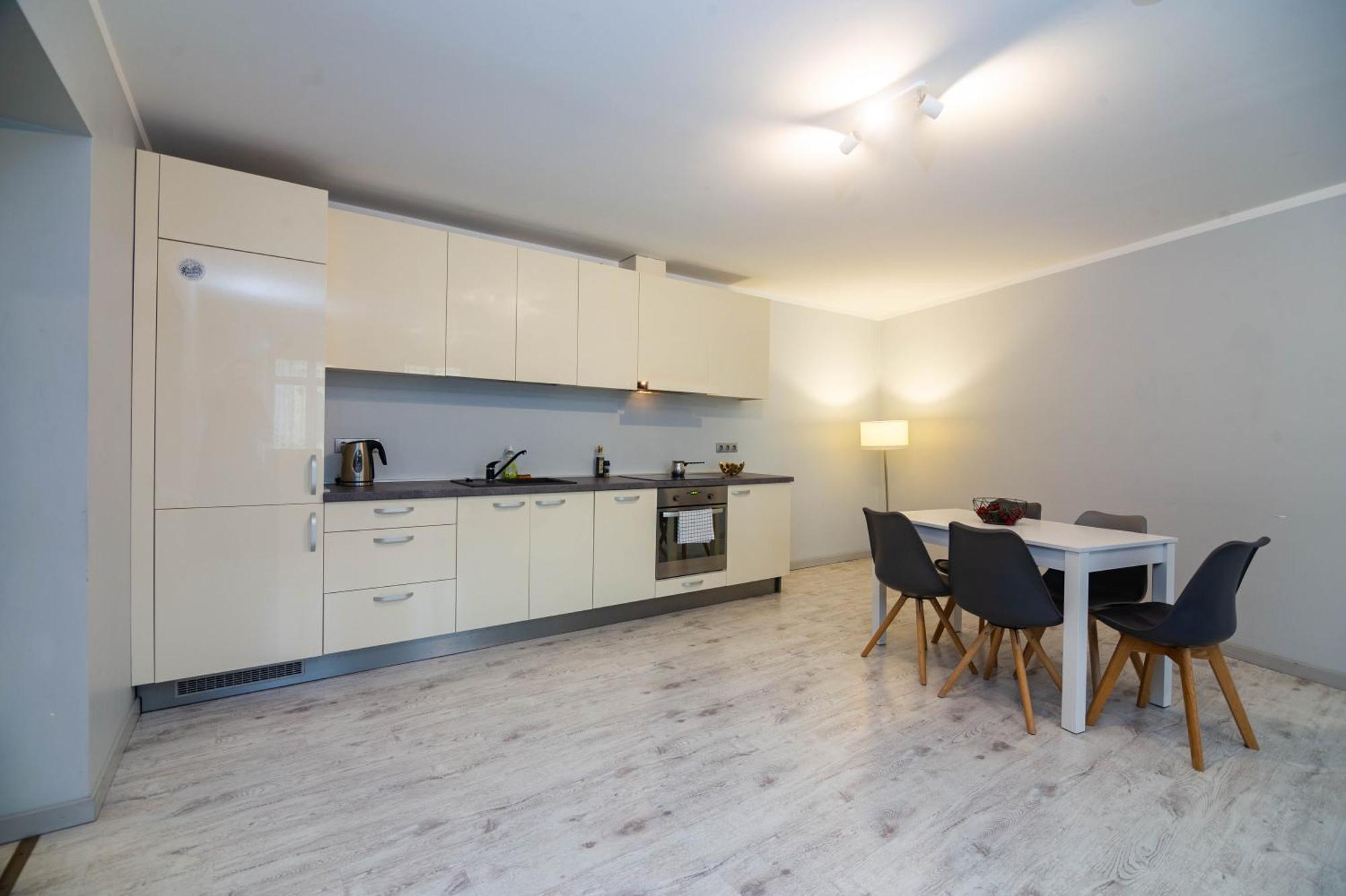 Charming 3-bedroom Center Flat *