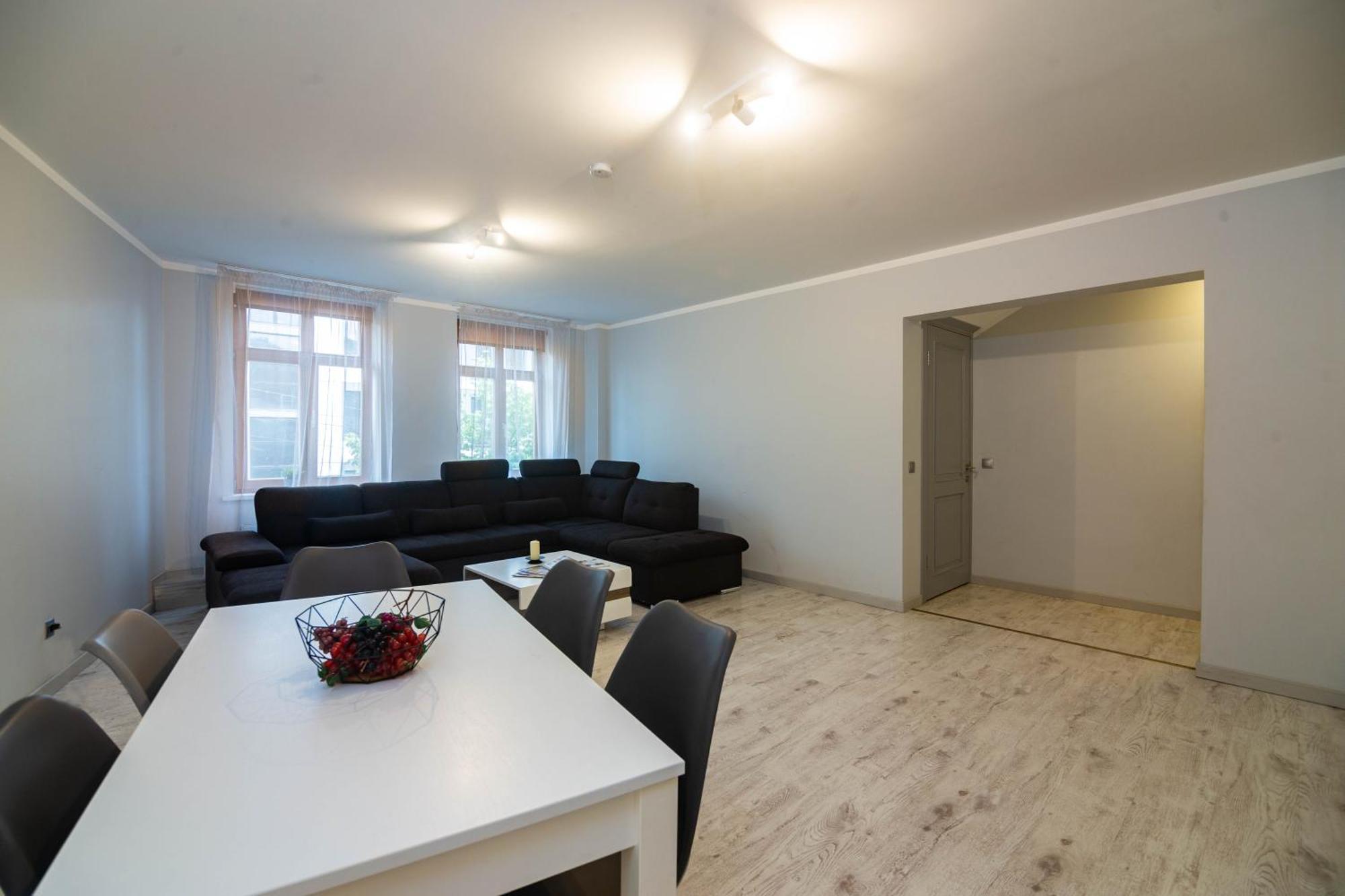 Charming 3-bedroom Center Flat